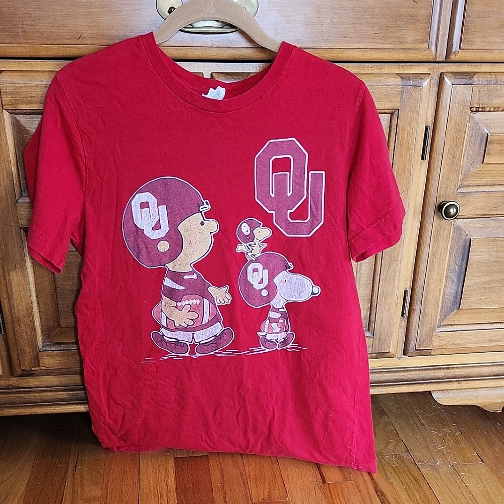 Oklahoma Sooners Chsrlie Brown & Snoopy Tshirt Size M.#6